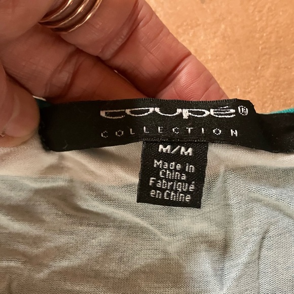 🦩 3 for $30 🦩 striped top with open sleeves - Picture 3 of 4